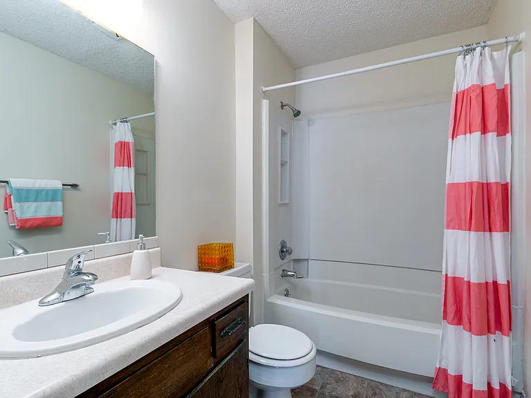 1524 McCain Ln — Photo 18