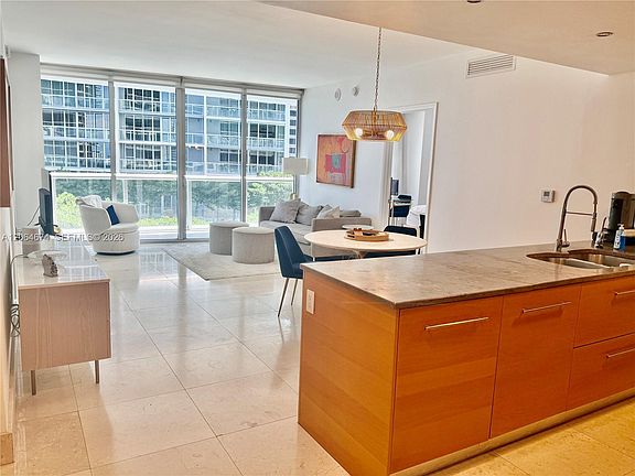 4th image of 475 Brickell Ave APT 1609