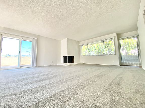 5th image of 11922 Montana Ave #9