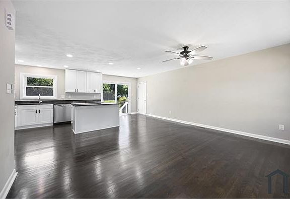 5th image of 703 Terrace Dr