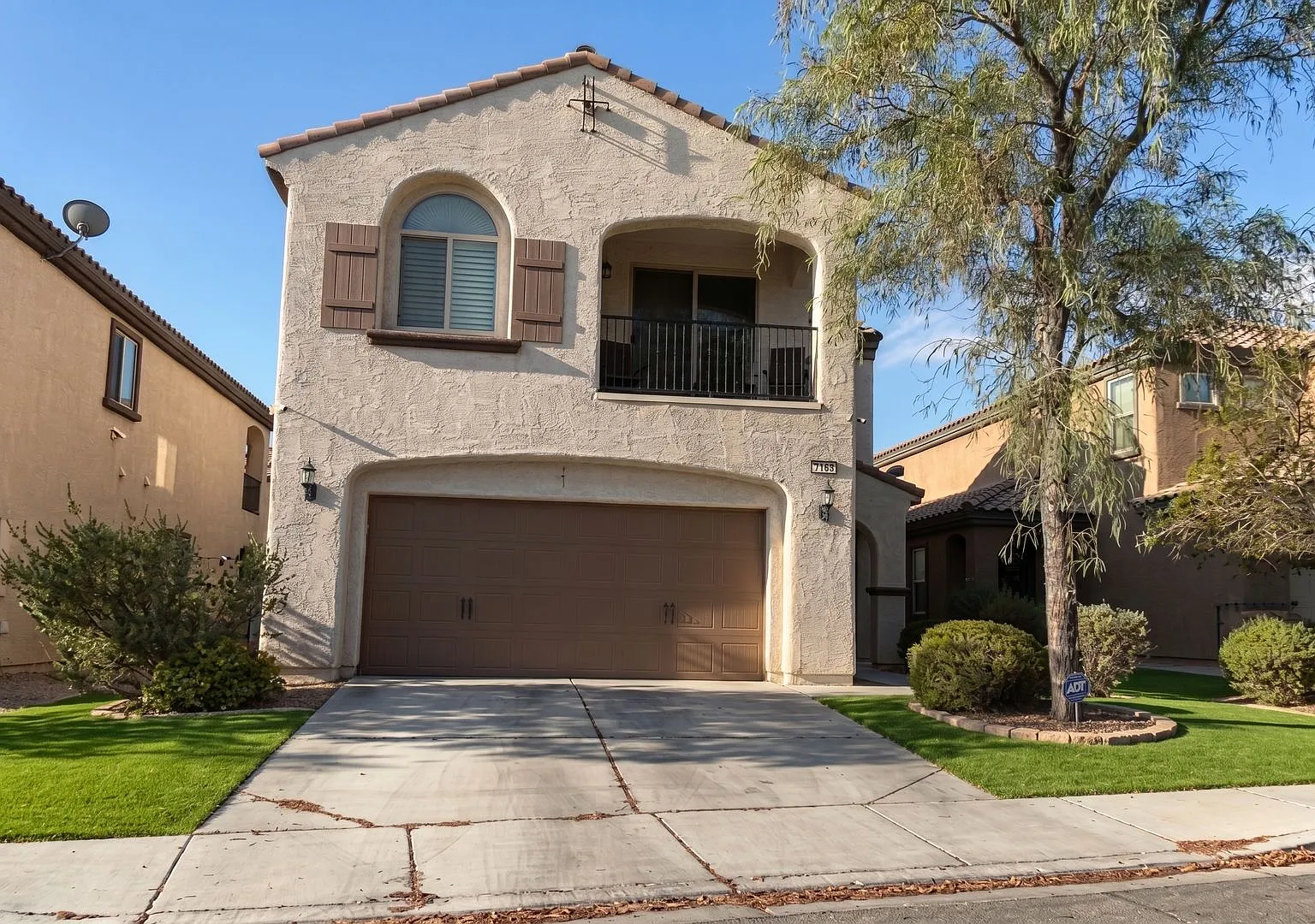 Fully Furnished 3BD/3BA Home in Mountains Edge with Private Pool & Balcony — Photo 1