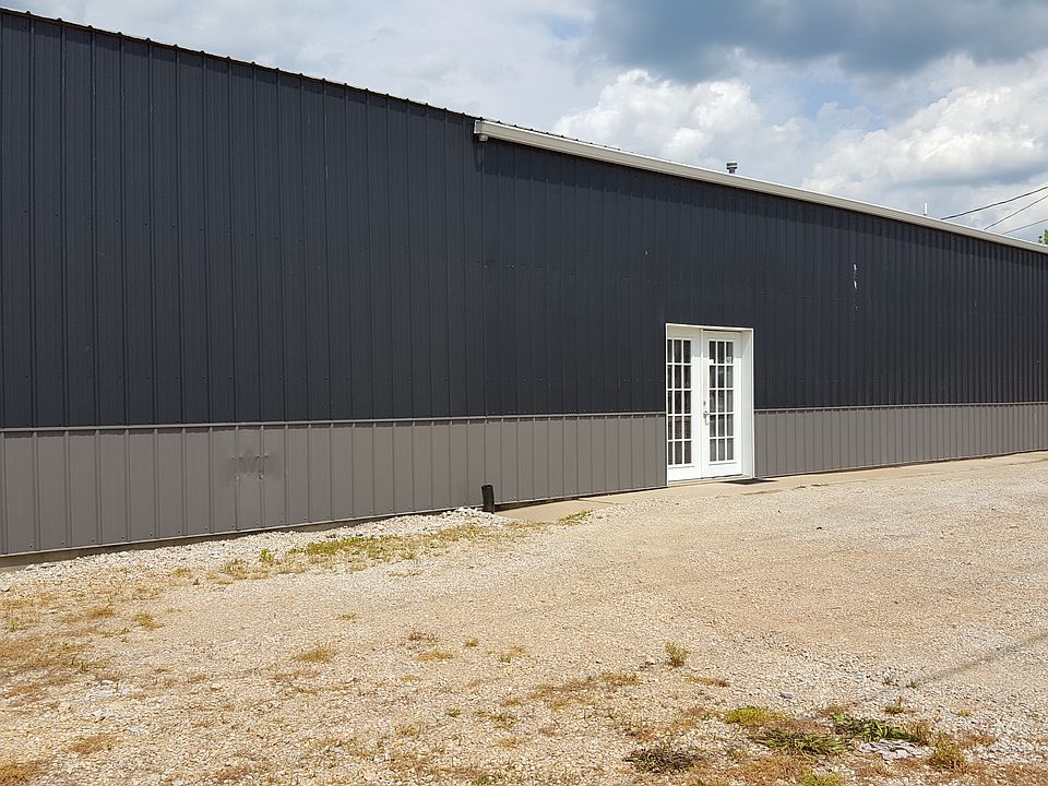 1st image of 202 E Main St