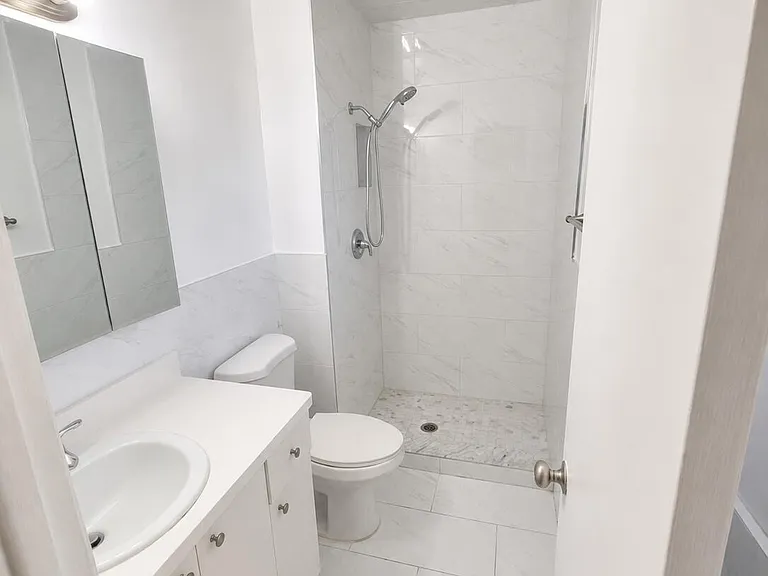 3615 Polk St — Photo 11