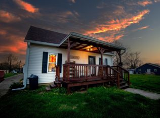 611 S 7th St, Mitchell, IN