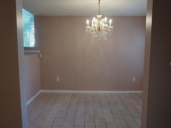 4th image of 2310 W Woodlawn Ave