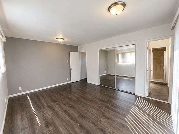 3rd image of 1827 Hornblend St #B