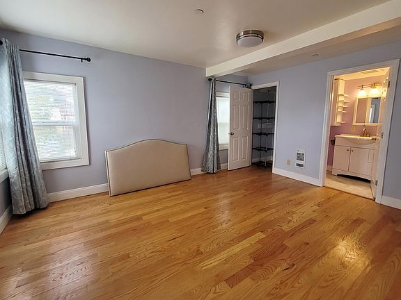 3rd image of 500 Laurel Ave