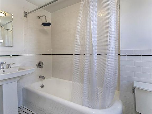 5th image of 333 E 53rd St APT 8A