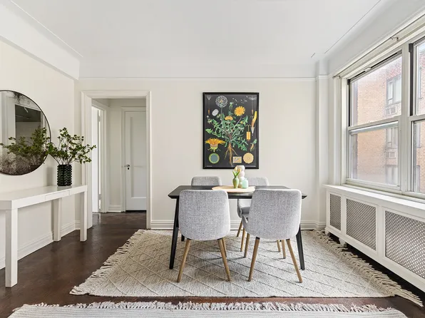 70 Remsen Street image 3 of 7