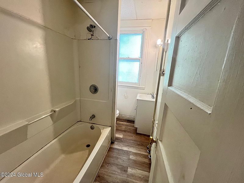 3rd image of 436 2nd Avenue