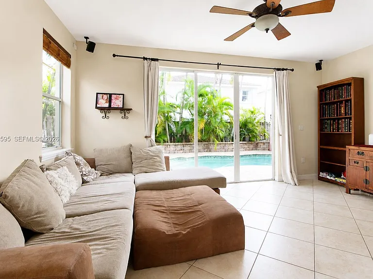 13989 SW 155th Ter — Photo 9