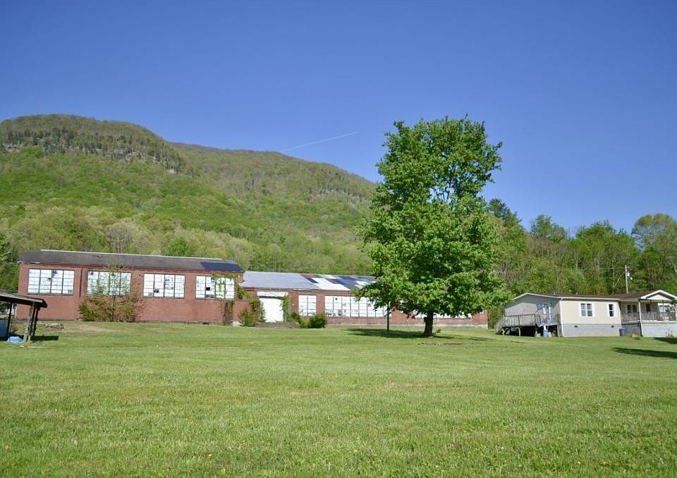 1st image of 304 Jasper Rd