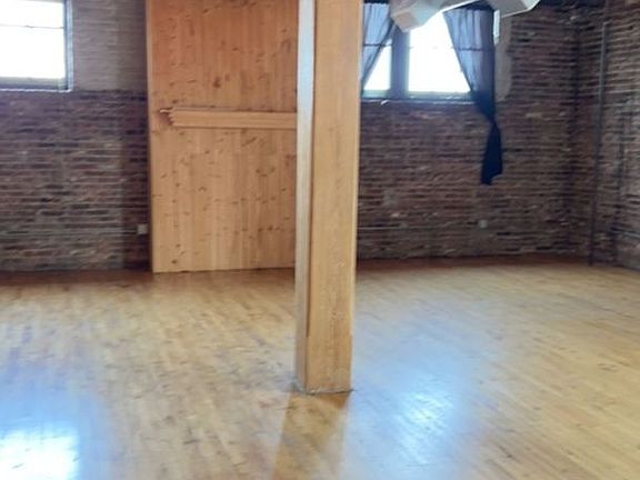 4th image of 196 E 6th St Suite 202