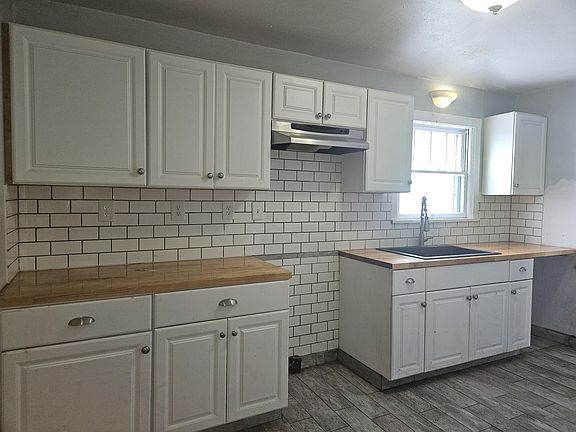 5th image of 413 S H St