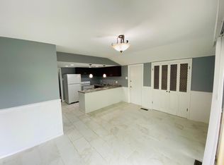 2525 Fox Hills Dr, Saint Louis, MO