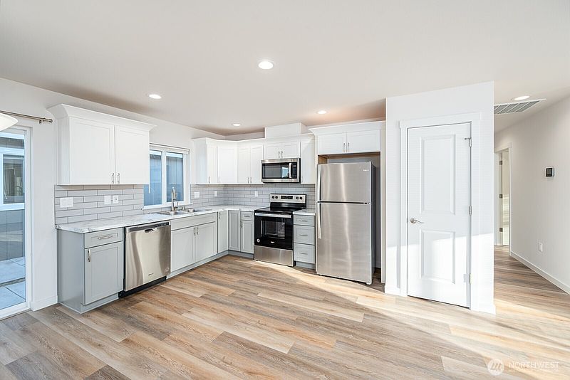 5th image of 1325 Shaw Street