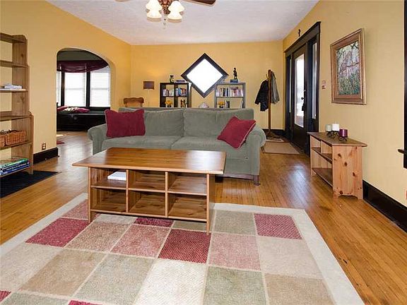 5th image of 4821 Guilford Ave