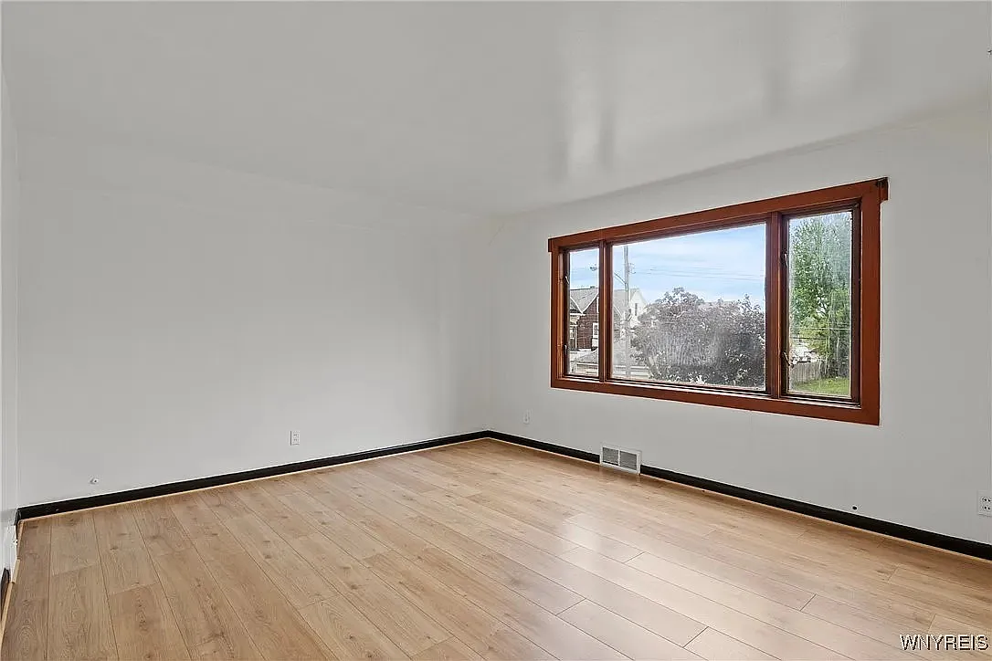 2 bed, 1100 sqft, $1,400 — Photo 1