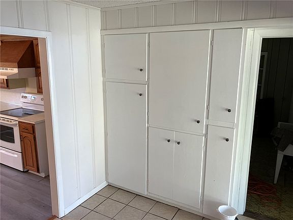 4th image of 2120 W Wedington Dr