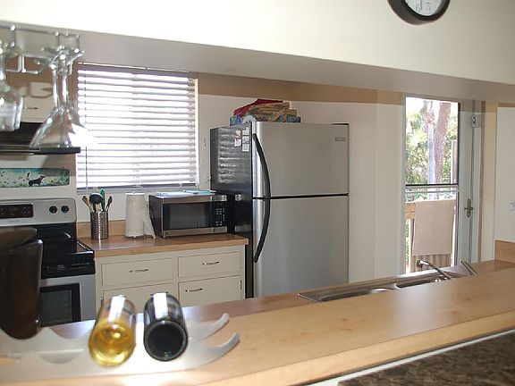 4th image of 111 Airport Ave W APT 208
