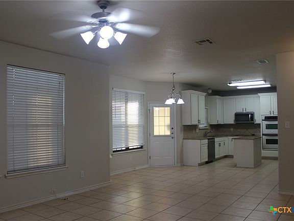 4th image of 2810 Phoenix Dr