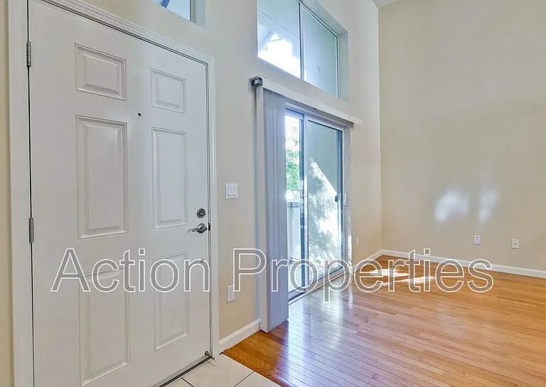169 Bel Air Ct — Photo 2