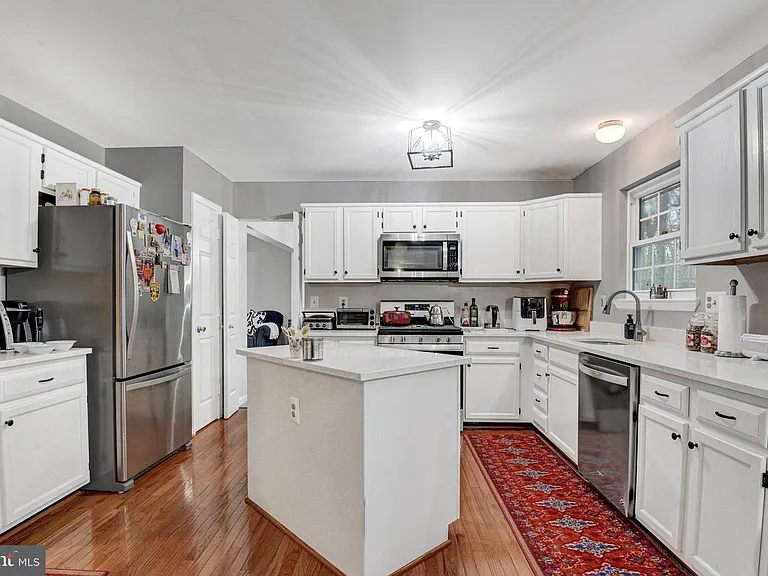 320 Kalorama Rd — Photo 4