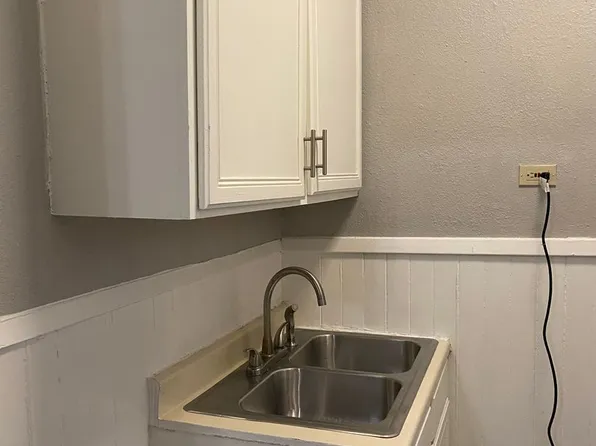 527 Cedar St APT 2, San Antonio, TX 78210