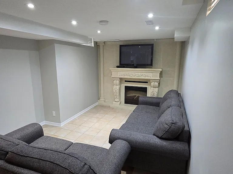 19 Rory Rd #LOWER — Photo 9