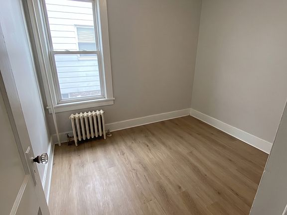 3rd image of 1415 Chrisler Ave #1