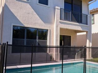 9909 W 32nd Ln, Hialeah, FL 33018