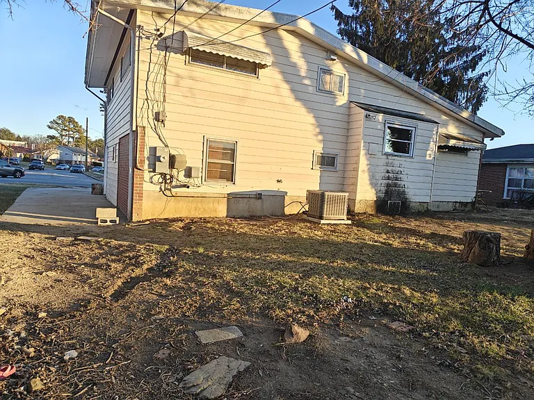 7423 Kalton Ct — Photo 25