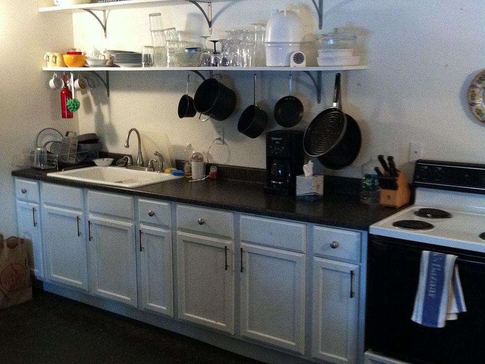 2nd image of 113 Vaughan St APT 7