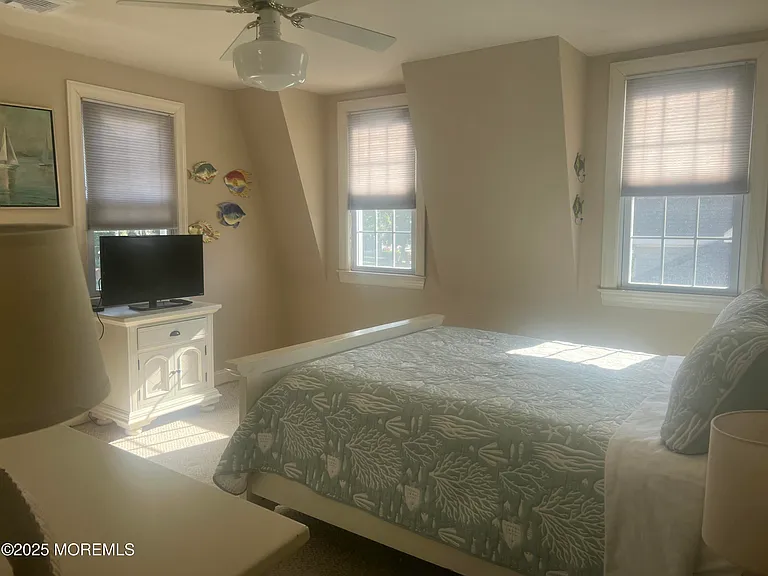 327 Woodland Ave — Photo 22