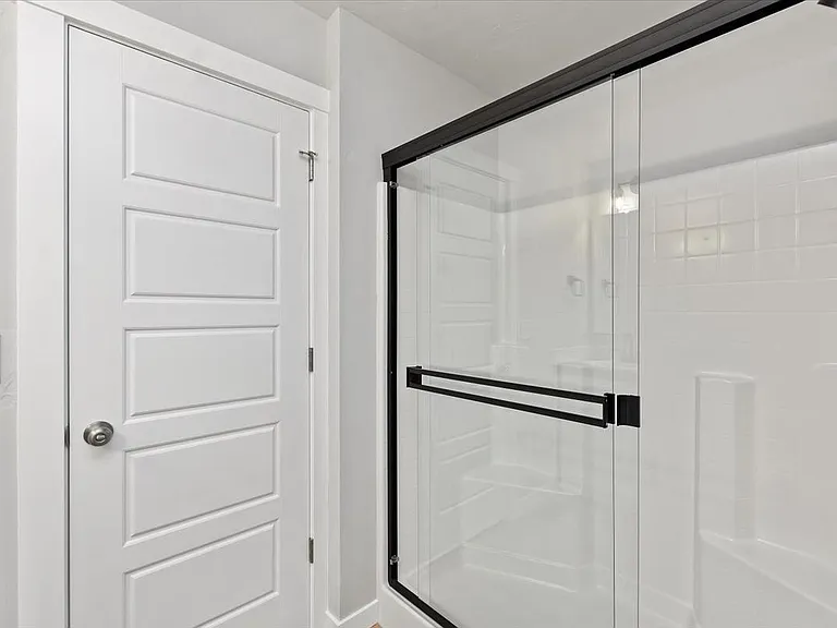 2741 E Jasmine St — Photo 3
