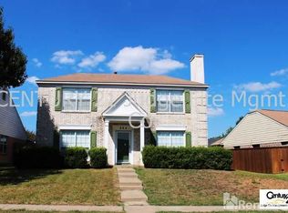 864 Chaparral Dr, Grand Prairie, TX 75052