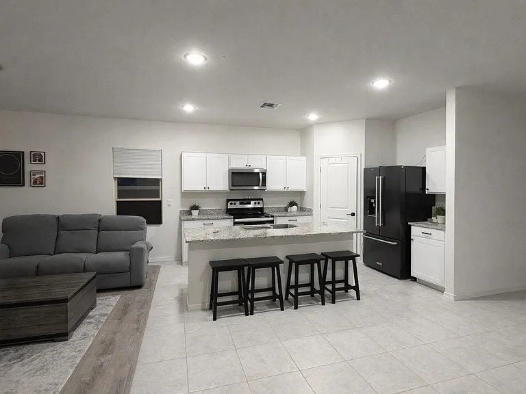 Kitchen/Living Room