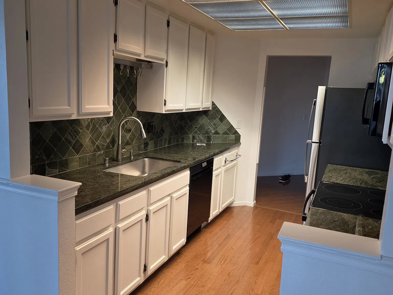 2 bed, 1240 sqft, $4,400 — Photo 4