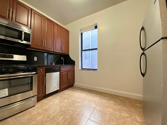 2nd image of 100 Convent Ave #404A