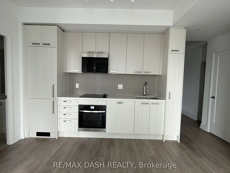 20 Soudan Ave #3611 — Photo 8