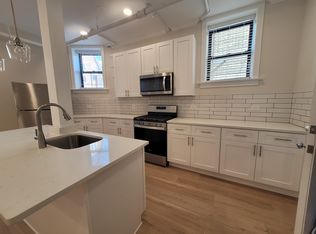 1233 W Chase Ave, Chicago, IL 60626