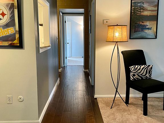 4th image of 1017 Thornberry Dr