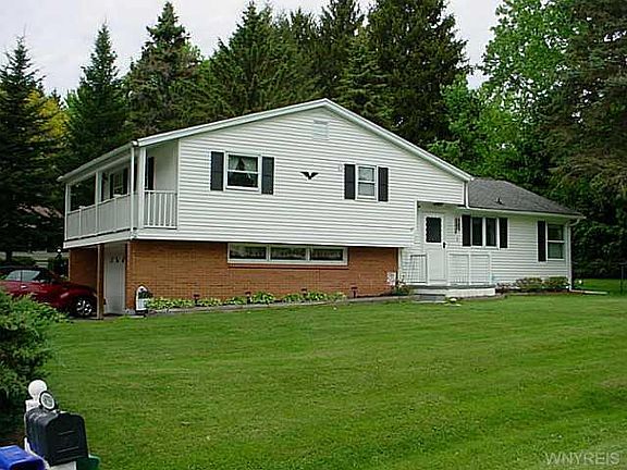 3rd image of 6554 Fairlane Dr