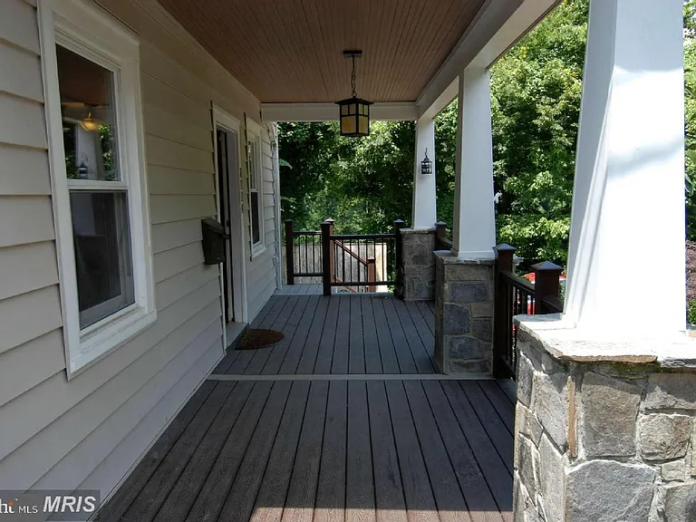 2036 N Cleveland St — Photo 2