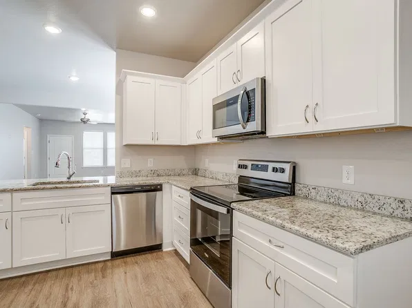 1275 Trailside Dr, Burleson, TX 76028