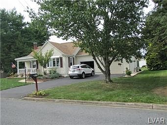 4th image of 444 Berkley St