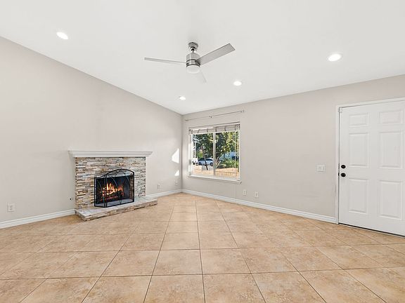 3rd image of 4006 Yellowstone Cir