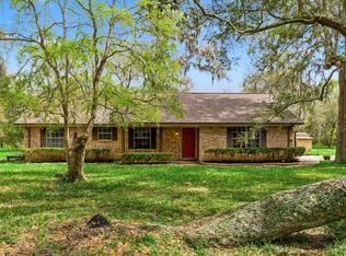 13303 Oakwood Dr, Needville, TX 77461