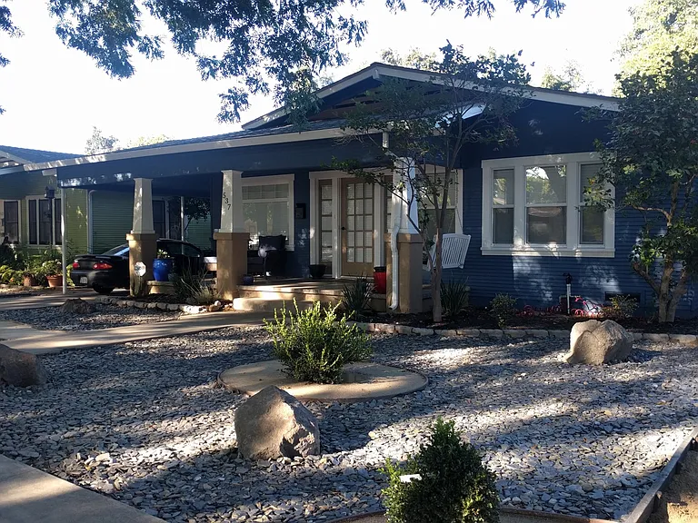 537 Auburn St — Photo 3