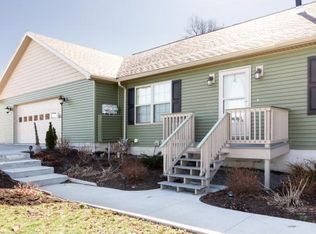 36 Seacord Ln, Lansing, NY 14882